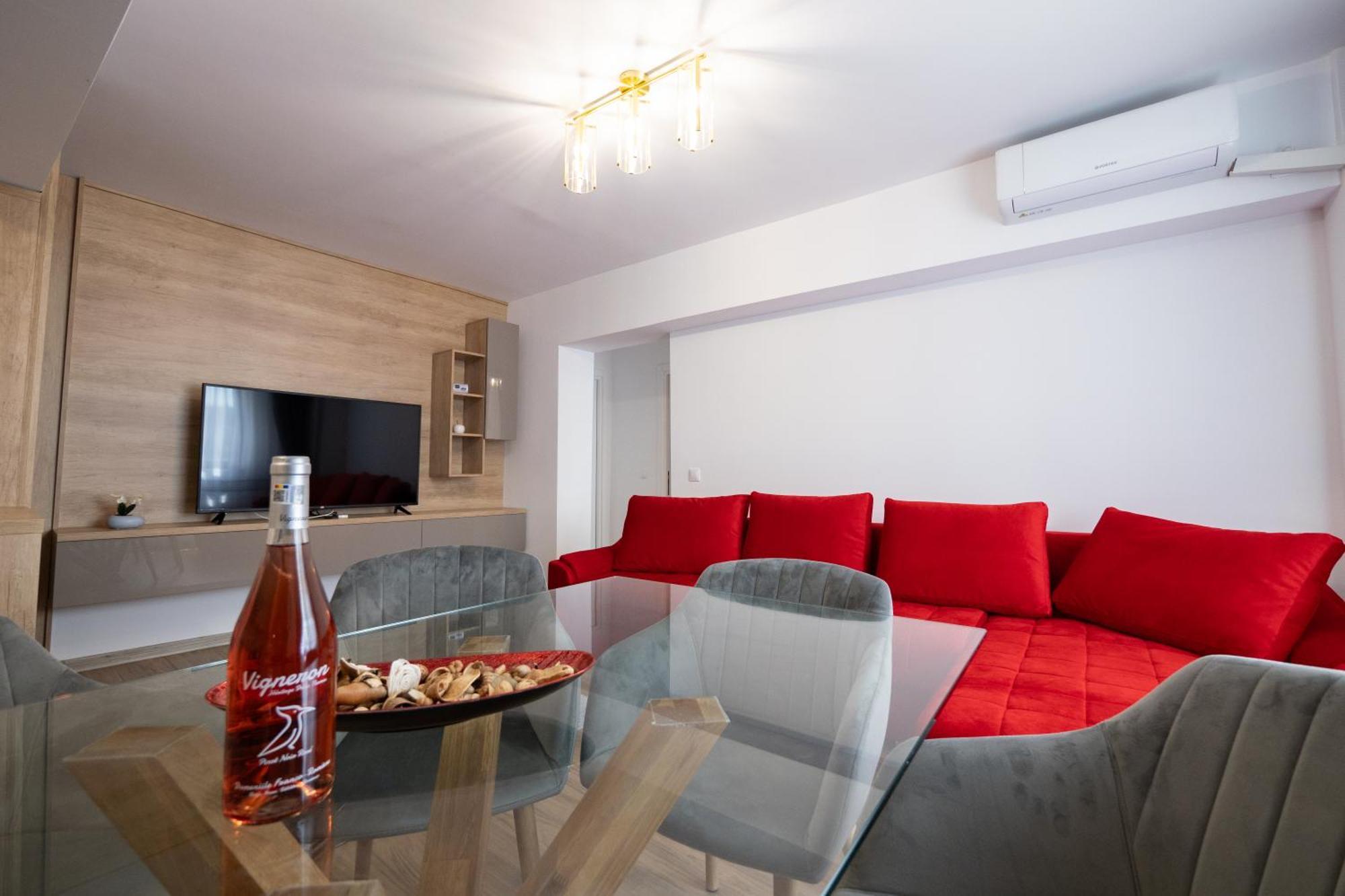 Premier Luxury Ultracentral Apartment Pitesti